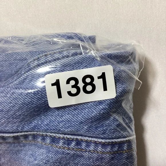 Abercrombie & Fitch Low-Rise Ultra Loose Light Blue Denim Jeans - Picture 13 of 13